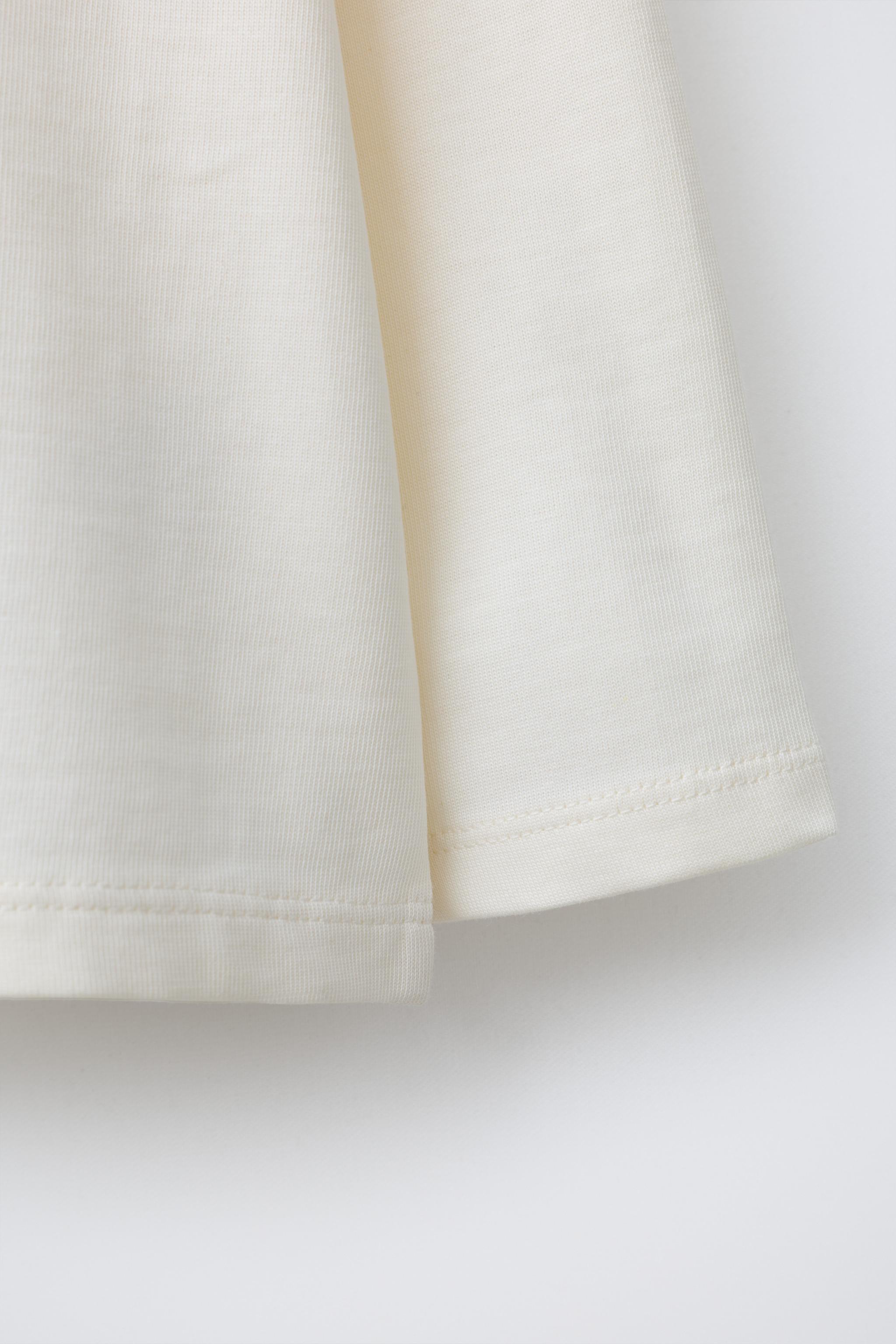 CONTRAST LIVE TEXT T-SHIRT